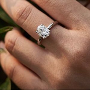 Moissanite engagement ring 1.5ct oval